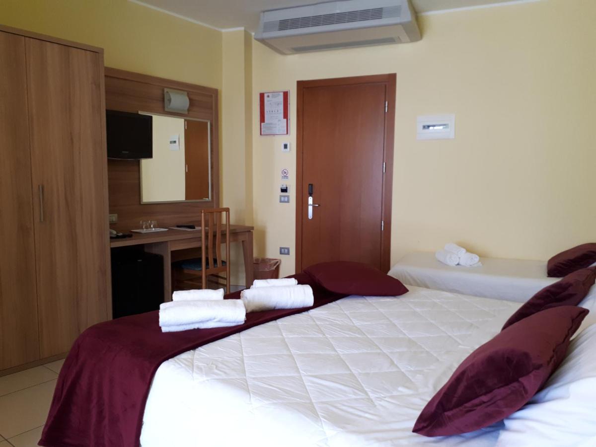 Hotel La Ninfea Montesilvano Exterior photo